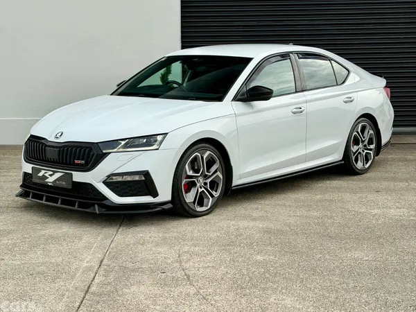 Skoda Octavia Saloon, Diesel, 2022, White