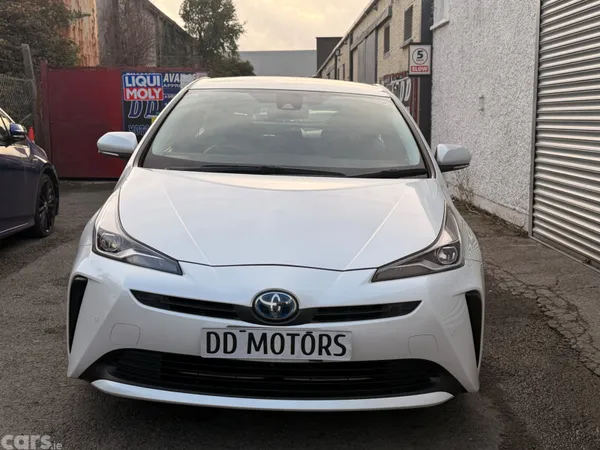 Toyota Prius Hatchback, Petrol Hybrid, 2022, White