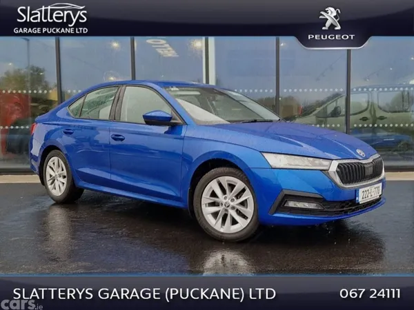 Skoda Octavia Hatchback, Petrol, 2022, Blue