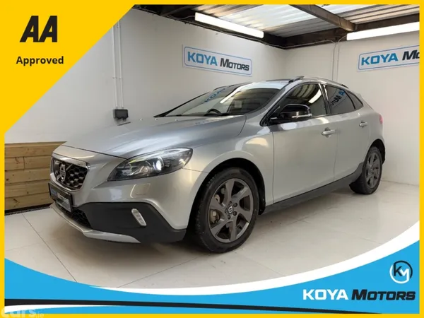 Volvo V40 Hatchback, Diesel, 2016, Silver