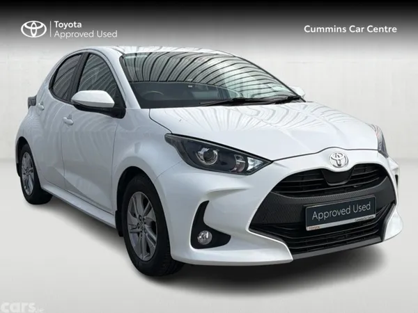 Toyota Yaris Hatchback, Petrol, 2024, White