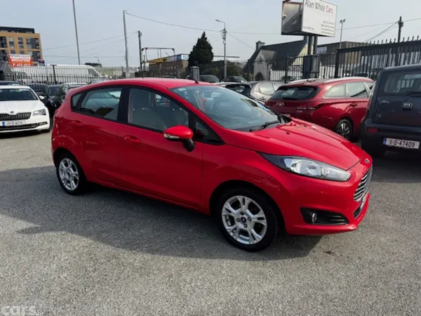 Ford Fiesta Hatchback, Petrol, 2016, Red