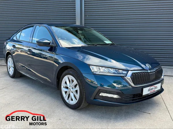 Skoda Octavia Saloon, Petrol, 2024, Blue
