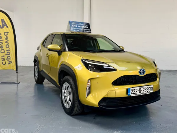 Toyota Yaris Cross Estate, Petrol Hybrid, 2022, Gold
