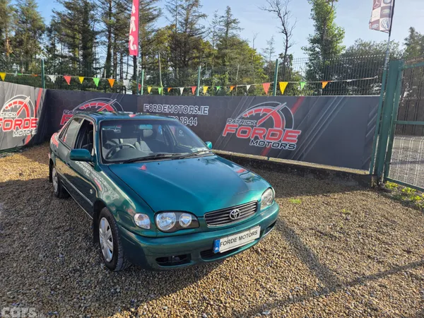 Toyota Corolla Saloon, Petrol, 2001, Green