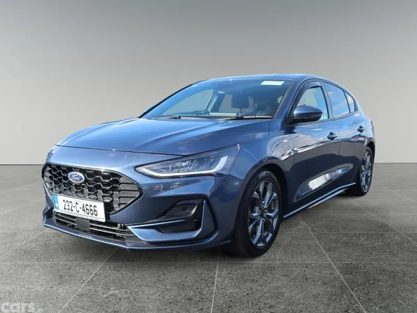 Ford Focus Hatchback, Diesel, 2023, Blue