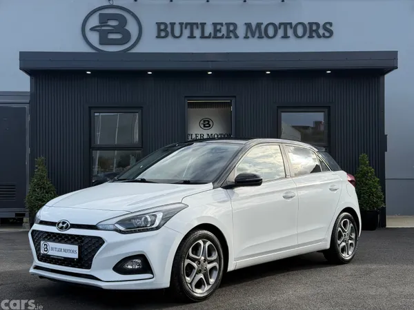 Hyundai i20 Hatchback, Petrol, 2019, White