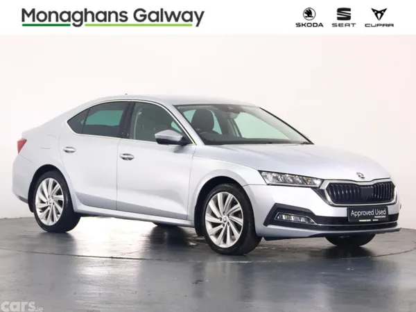 Skoda Octavia Hatchback, Diesel, 2022, Grey