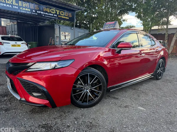 Toyota Camry Saloon, Petrol Hybrid, 2022, Red