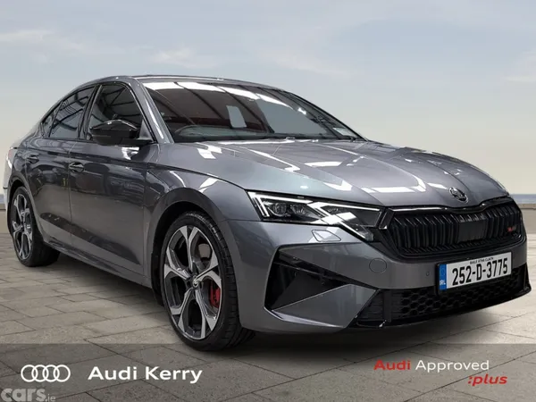 Skoda Octavia Saloon, Petrol, 2025, Grey
