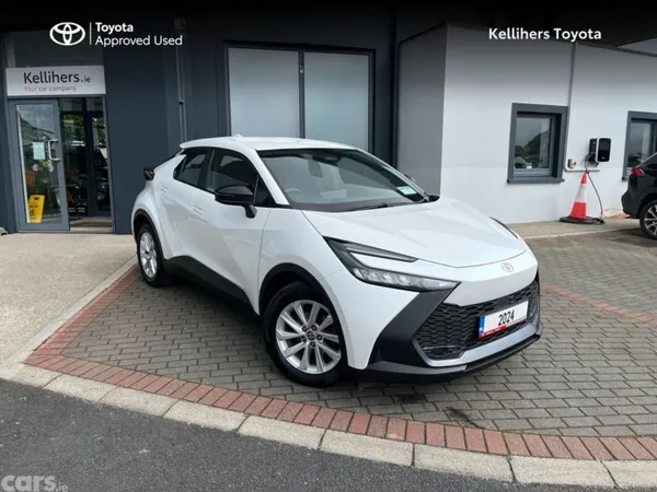 Toyota C-HR SUV, Petrol Hybrid, 2024, White