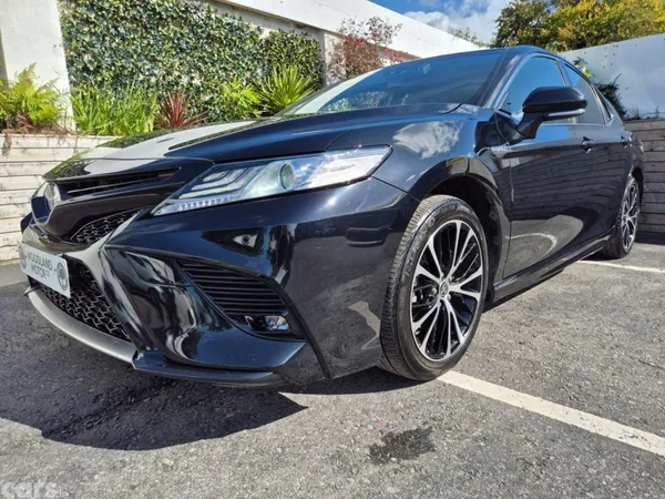 Toyota Camry Saloon, Petrol Hybrid, 2020, Black