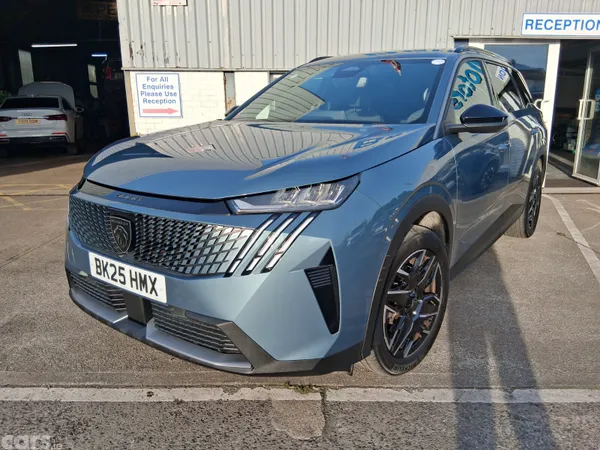 Peugeot 5008 SUV, Petrol Hybrid, 2025, Blue