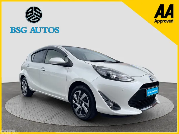 Toyota Aqua Hatchback, Petrol Hybrid, 2021, White