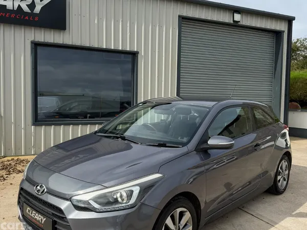 Hyundai i20 Hatchback, Petrol, 2015, Grey