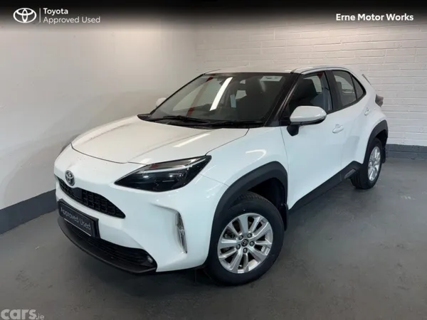 Toyota Yaris Cross Hatchback, Petrol Hybrid, 2022, White
