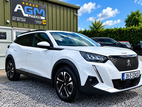 Peugeot 2008 MPV, Petrol, 2021, White