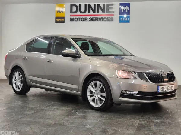 Skoda Octavia Hatchback, Diesel, 2019, Grey