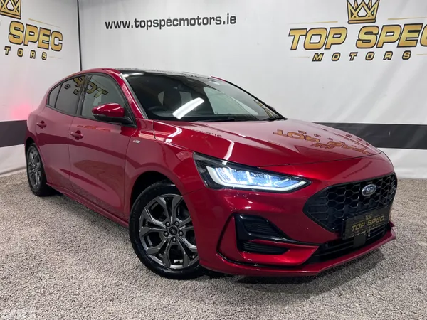 Ford Focus Hatchback, Petrol, 2023, Red