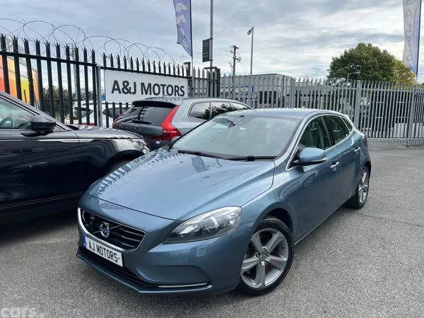 Volvo V40 Hatchback, Petrol, 2015, Blue