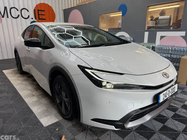 Toyota Prius Saloon, Petrol Hybrid, 2024, White