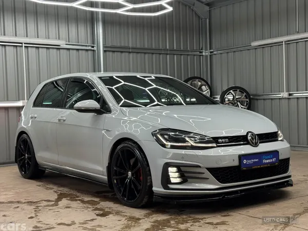 Volkswagen Golf Hatchback, Diesel, 2017, Silver