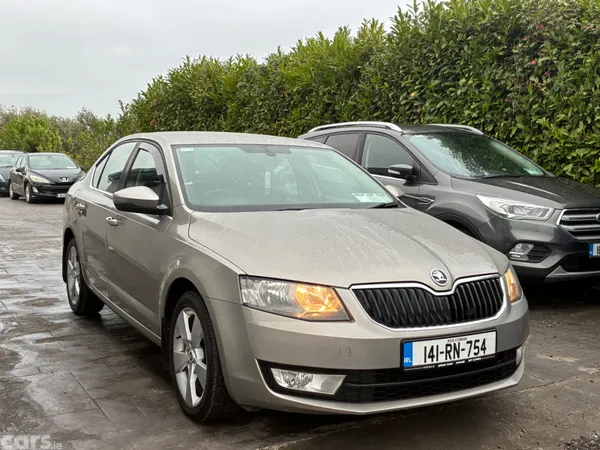 Skoda Octavia Saloon, Diesel, 2014, Beige