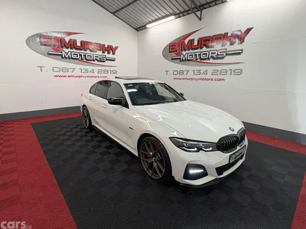 BMW 3-Series Saloon, Petrol Hybrid, 2022, White