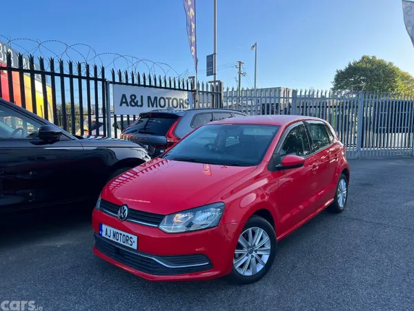 Volkswagen Polo Hatchback, Petrol, 2015, Red