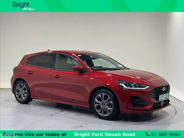Ford Focus Hatchback, Petrol, 2023, Red