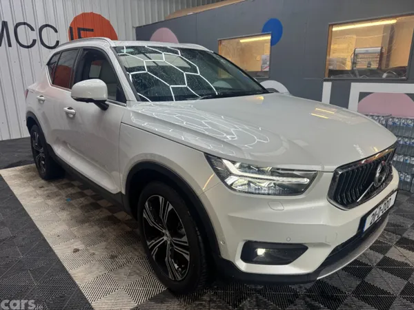 Volvo XC40 SUV, Petrol Hybrid, 2021, White