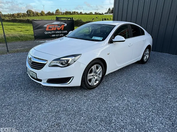 Vauxhall Insignia Hatchback, Diesel, 2016, White