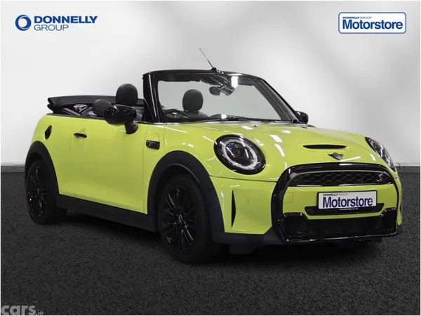 Mini Cooper Convertible, Petrol, 2023, Yellow
