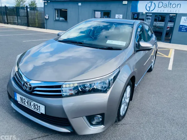Toyota Corolla Saloon, Diesel, 2016, Beige