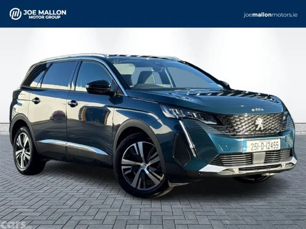 Peugeot 5008 MPV, Diesel, 2025, Blue