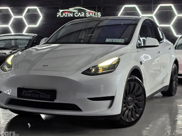 Tesla Model Y MPV, Electric, 2023, White