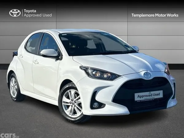 Toyota Yaris Hatchback, Petrol, 2025, White