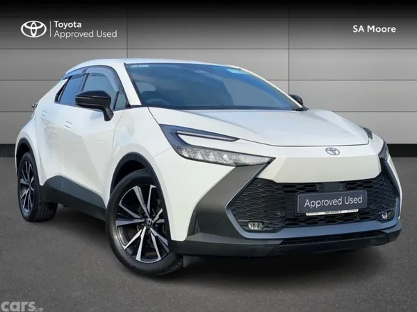 Toyota C-HR SUV, Petrol Hybrid, 2024, White