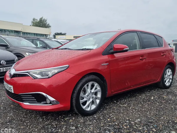 Toyota Auris Hatchback, Petrol Hybrid, 2017, Red
