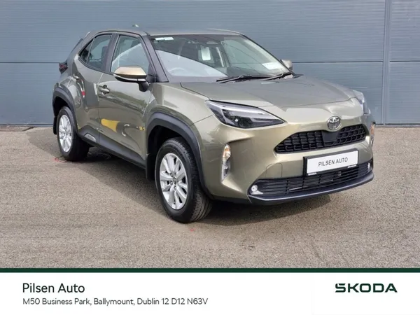 Toyota Yaris Cross Hatchback, Petrol Hybrid, 2025, Green