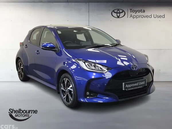 Toyota Yaris Hatchback, Petrol Hybrid, 2024, Blue