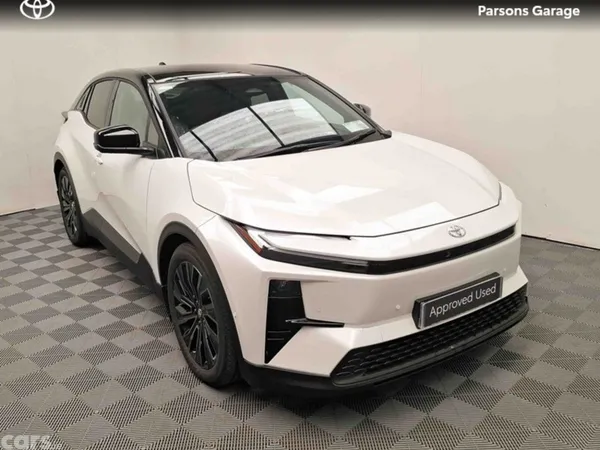 Toyota C-HR Estate, Electric, 2026, White