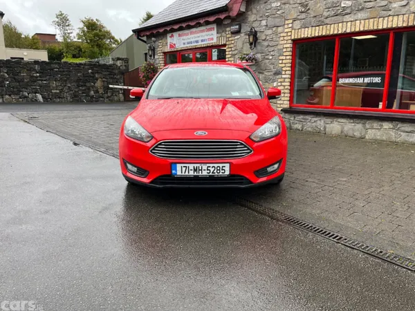 Ford Focus Hatchback, Diesel, 2017, Red