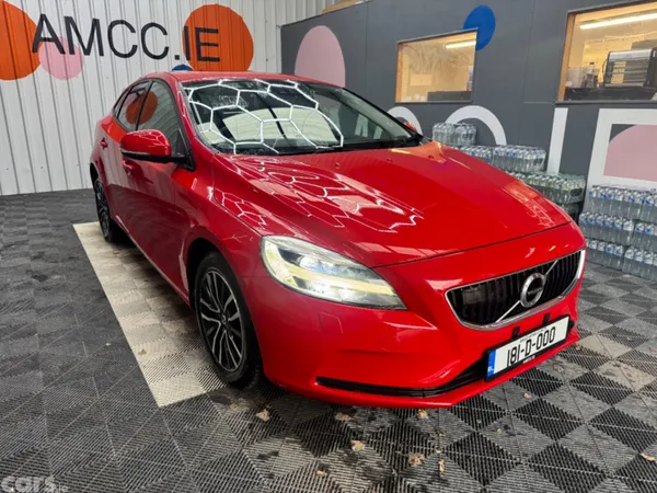 Volvo V40 Estate, Diesel, 2018, Red