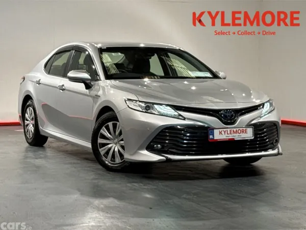 Toyota Camry Saloon, Petrol Hybrid, 2020, Silver
