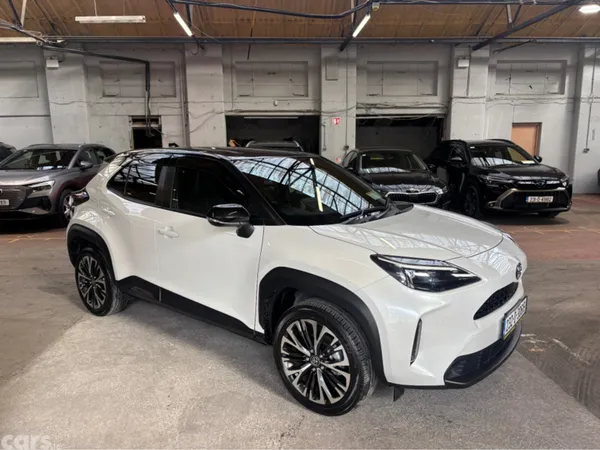 Toyota Yaris Cross Hatchback, Petrol Hybrid, 2023, White