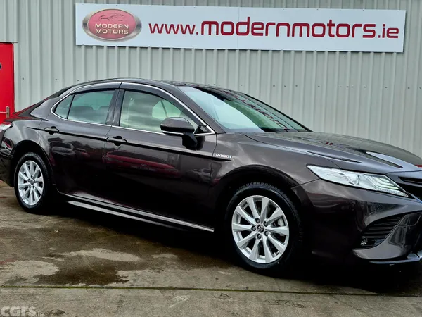 Toyota Camry Saloon, Petrol Hybrid, 2019, Brown