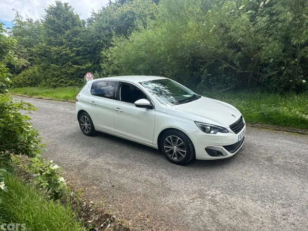 Peugeot 308 Hatchback, Petrol, 2016, White