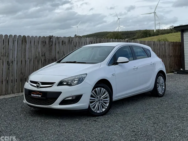 Opel Astra Hatchback, Diesel, 2015, White