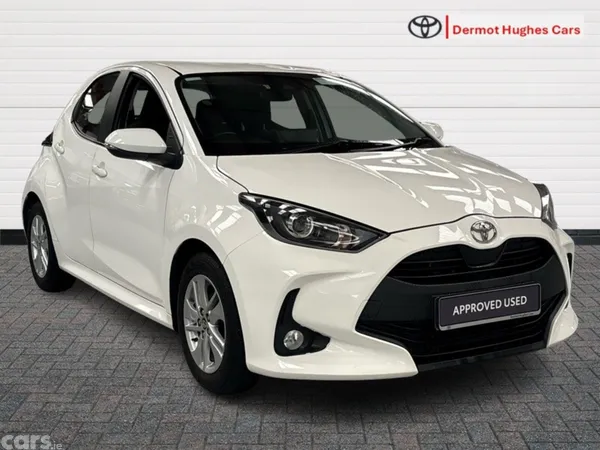 Toyota Yaris Hatchback, Petrol, 2023, White
